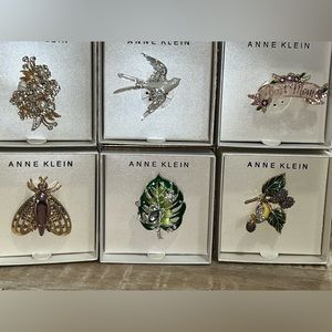SET of 5 NEW brooches Anne Klein